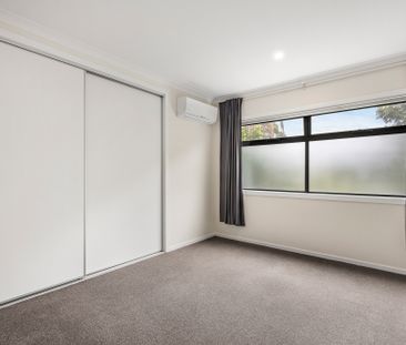 175a Linacre Road, Hampton VIC 3188 - Townhouse For Rent | Domain - Photo 2