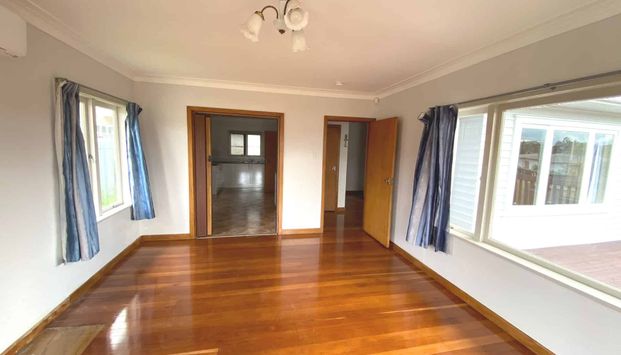 Henderson 3 bedrooms, plus parking - Photo 1