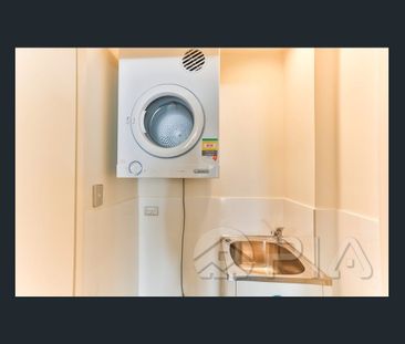 Modern specious one bedroom Apartment plus study area Walking to No... - Photo 3