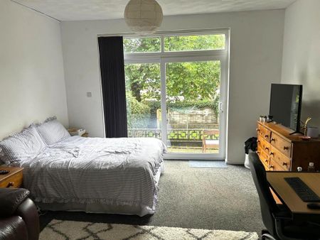 Studio to rent - Photo 2