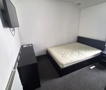 5 bedroom terraced house to rent - Photo 2