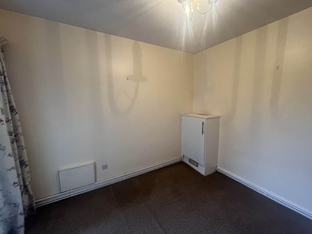 Price £950 pcm - Available Now - Unfurnished - Photo 4