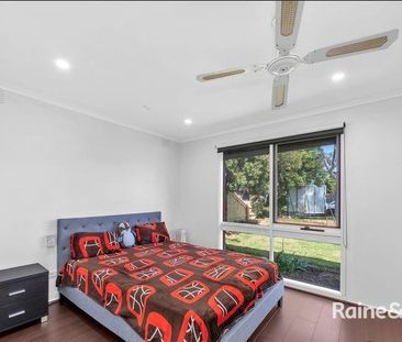 22 Taddor Drive, Cranbourne, VIC 3977 - Photo 6