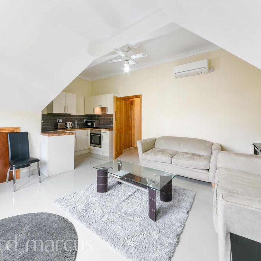 Charing Cross Road, Wc2H, Covent Garden - Photo 1