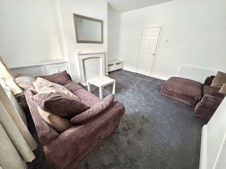 2 bed terraced house to rent in NE21 - Photo 2