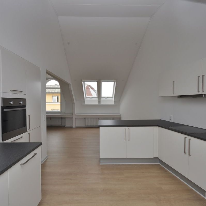 Stor 3-værelses lejebolig i centrum - Photo 1