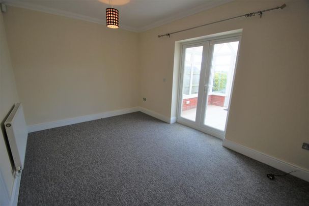 4 bedroom semi-detached house to rent - Photo 1