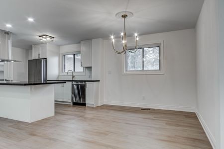 For Lease - 18 Ironshield Crescent, Markham, Ontario - Photo 2