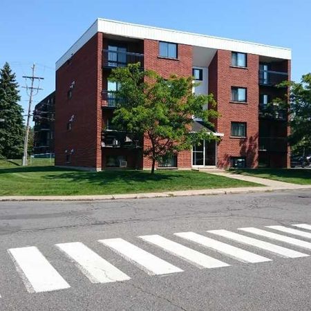 BOUCHERVILLE, spacieux 4 1/2 à louer de style Condo à aire ouverte (1000pi carré). - Photo 3