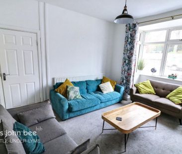 5 bedroom end of terrace house to rent - Photo 2