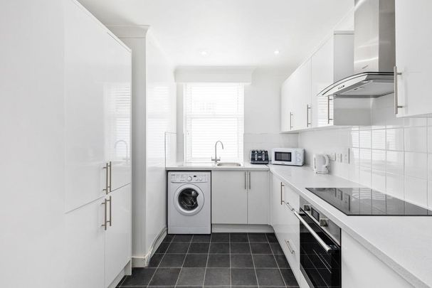 Flat to rent - Photo 1