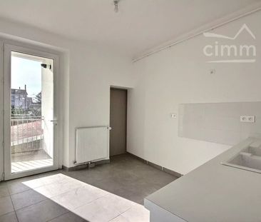 APPARTEMENT F5 avec terrasse et garage LE TEIL - Photo 2