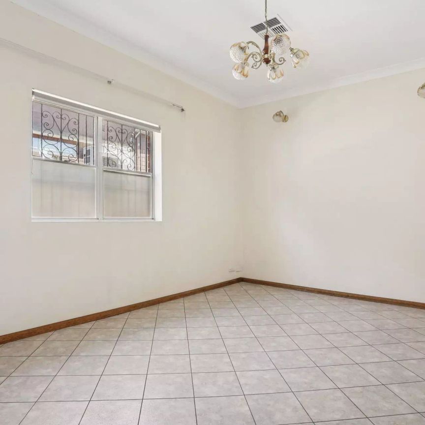 22 Daniel Street, Leichhardt - Photo 1
