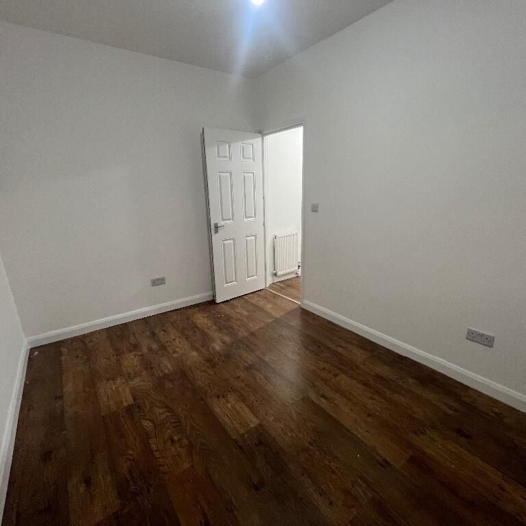 3 bedroom apartment to rent - Photo 1