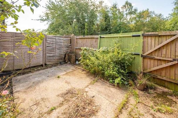 Brent Terrace, Temple Fortune, NW2 - Photo 1