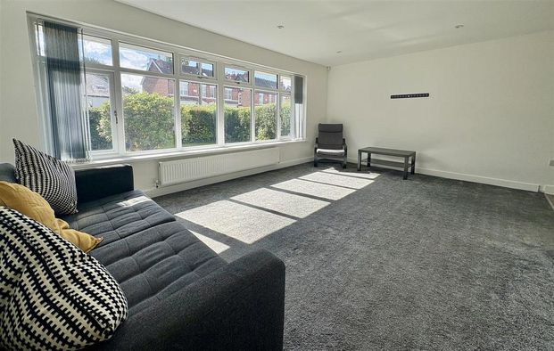 2 bedroom detached bungalow to rent - Photo 1