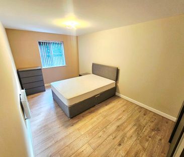 Victoria Crescent, Eccles, Manchester, M30 - Photo 3