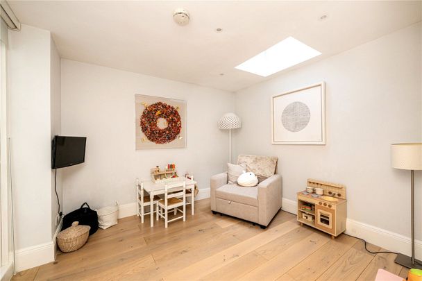 Portland Road, W11 - Photo 1