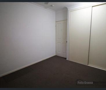 4 bedroom home in Edmonton - Photo 2