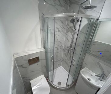 Room in a Shared Flat, Stoke Newington High Street, N16 - Photo 5
