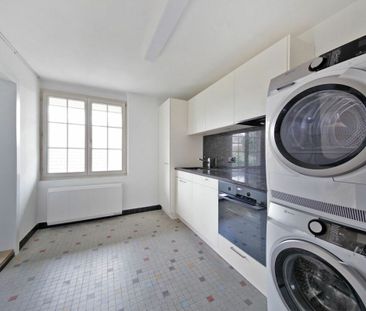 Renovated 6-room apartment with a lot of charm and a private garden! - Photo 5