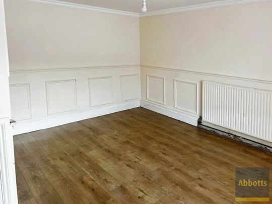 LEE CHAPEL SOUTH, BASILDON - Photo 1