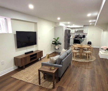 For Lease - 304 Reading Place, Newmarket, Ontario - Photo 1