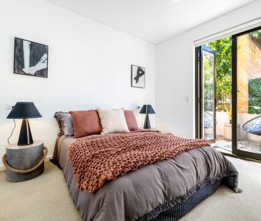 Townhouse-Style Split-Level w Three-Bedrooms & Three Bathroom - Photo 4