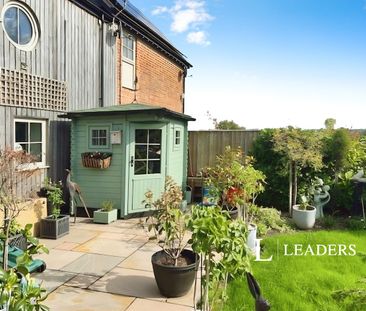 3 bedroom mid-terrace to rent Snape Barns, Snape Hall Lane, CW2 - Photo 2