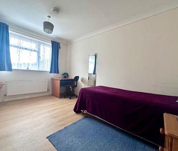 Cambridge CB5 - Photo 1