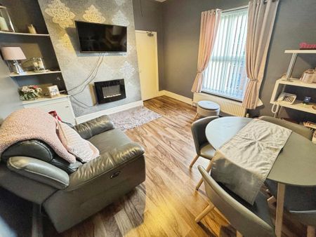 2 bedroom apartment to rent - Photo 2