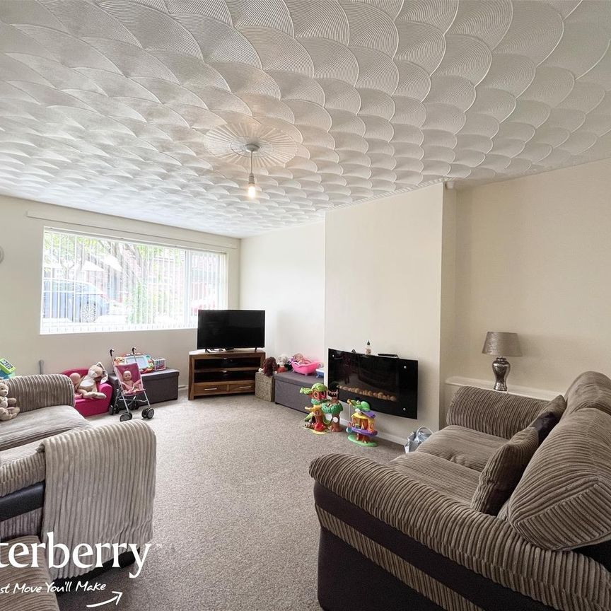 Parkfields Close, Silverdale, Newcastle - Photo 1