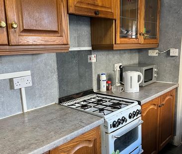 Room in a Shared House, Ash Road, B8 - Photo 5