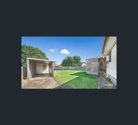 2 Deborah St, Werribee, Vic 3030 - Photo 3