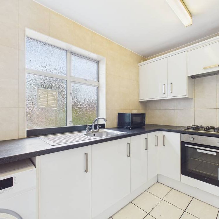 1 bedroom sharedAccommodation in Albert Street, Slough - Photo 1