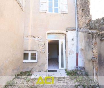 ST ALBAIN – STUDIO DE 33M2 DONNANT SUR COUR - Photo 4