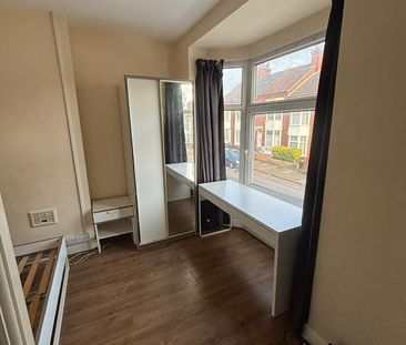 Room in a Shared House, Wilberforce Road, LE3 - Photo 1