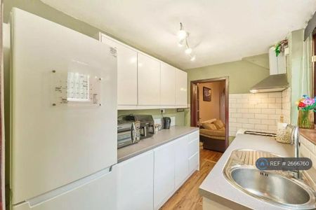 2 bedroom terraced house to rent - Photo 3