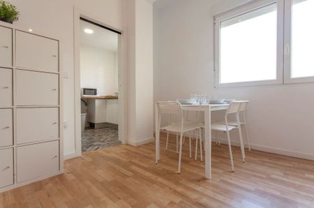 Cozy room in Actor Llorens Street - Photo 3