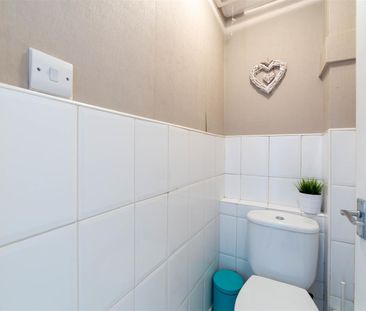 3 bed semi-detached house to rent in Henry Square, Newcastle Upon T... - Photo 4