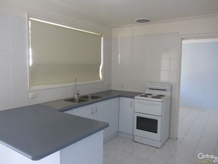 Charming Brick Veneer House - Photo 4