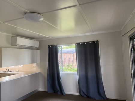 Tidy Home Close to Town and Park - Photo 5