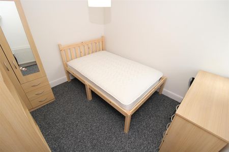 House - Terraced For Rent Park Street, Pontypridd - Photo 4