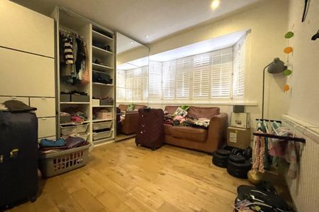 Ridgehurst Avenue, WATFORD - Photo 2