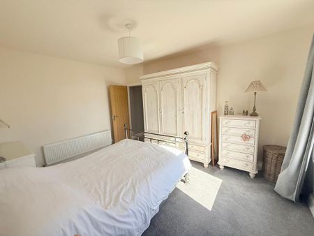 3 bedroom detached house to rent - Photo 4