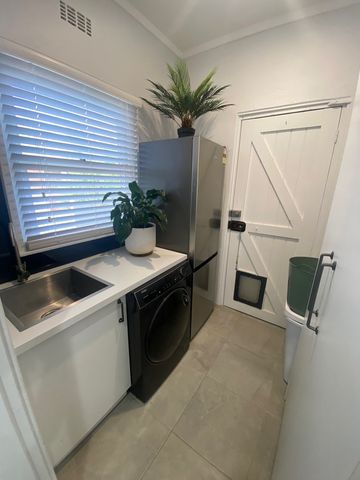 951 Mate Street, North Albury NSW 2640 - House For Rent | Domain - Photo 3