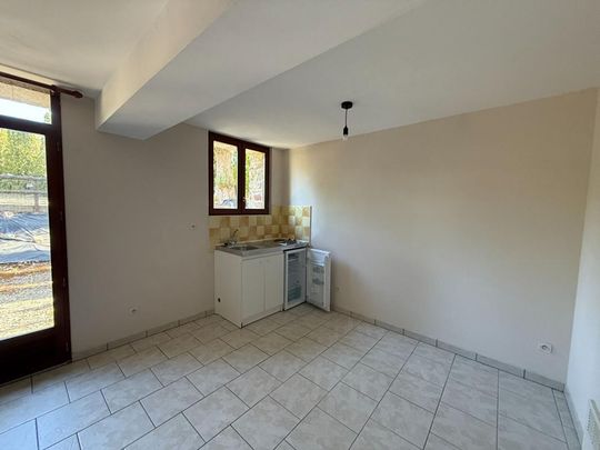 Location Maison 2 pièces 26m² MORTAIN BOCAGE 50140 - Photo 1