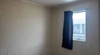 Tidy 2 bedroom unit - Photo 5