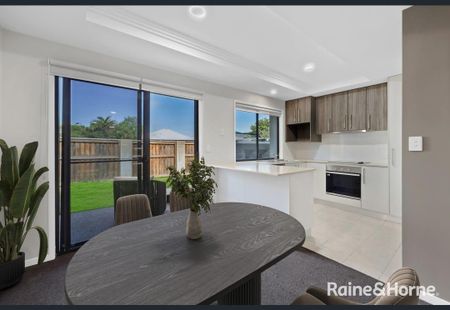 Modern 3-Bedroom Townhouse Available Now in Blacks Beach - Photo 3