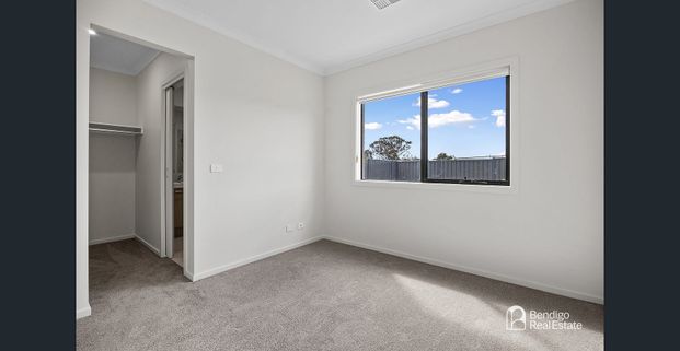 Five Bedrooms! - Photo 1